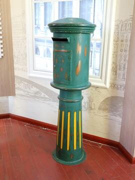 微光汇聚处，总有花朵在寂静中绽放