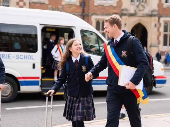 英国留学学校怎么接机