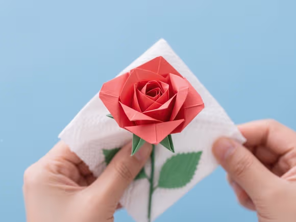 纸巾折玫瑰花教程