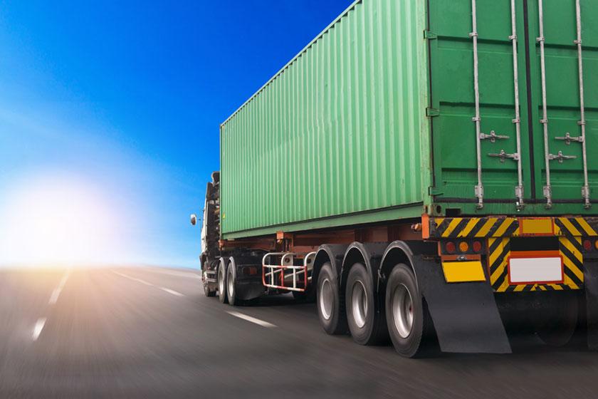 车轮上的晨昏：公路货运里的万千世界